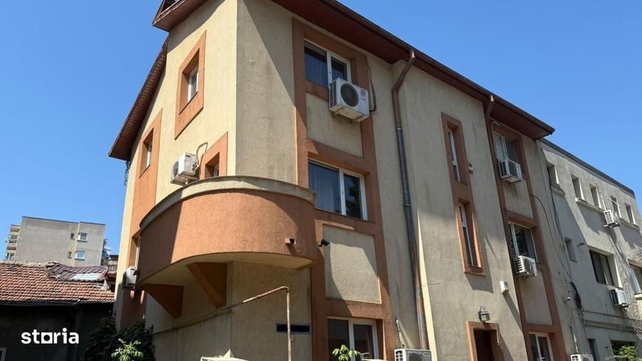 Casă cu 4 camere decomandat cu Teren 200 Mp în Unirii