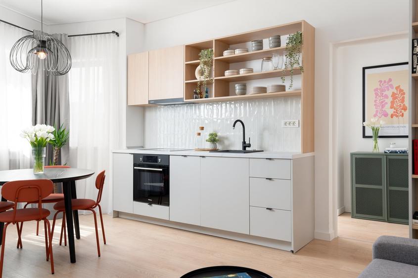 Apartament cu 3 camere semidecomandat, mobilat în Sala Palatului