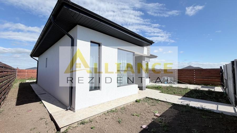 Casă individuală cu 3 camere cu Canalizare în Berceni