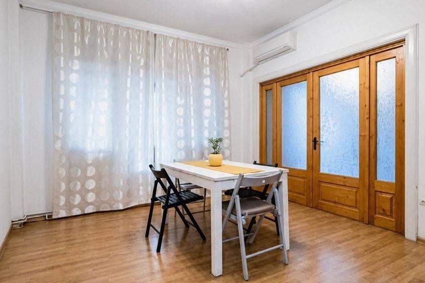 Apartament cu 4 camere decomandat în Cișmigiu