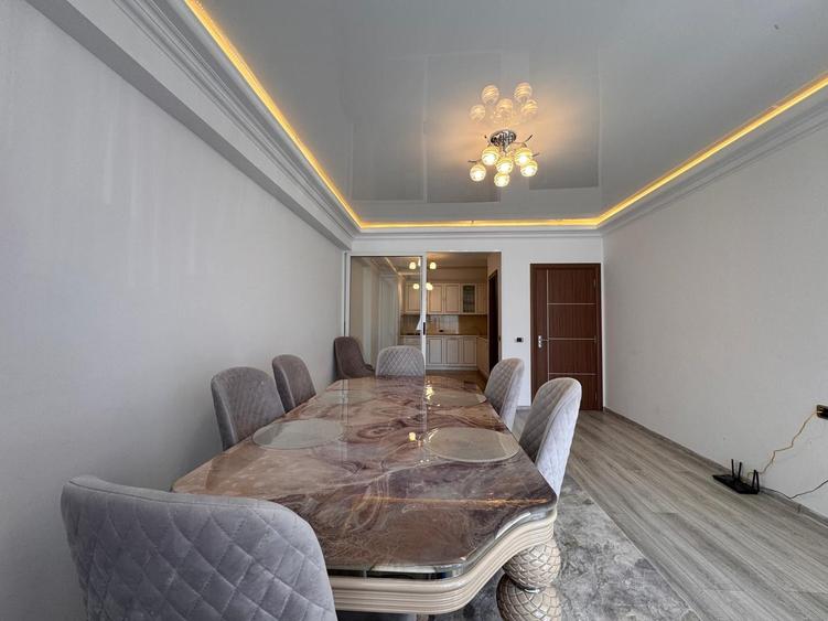 Apartament cu 3 camere decomandat, mobilat în 13 Decembrie