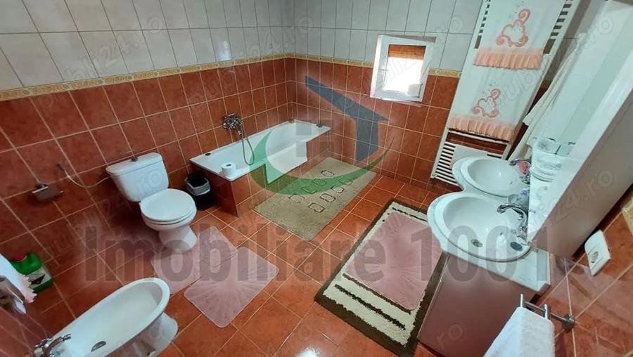 Casă cu 6 camere cu Teren 1061 Mp în Săcălășeni
