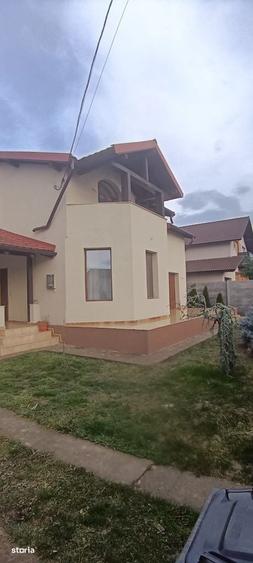 Casă cu 4 camere în Moșnița Veche