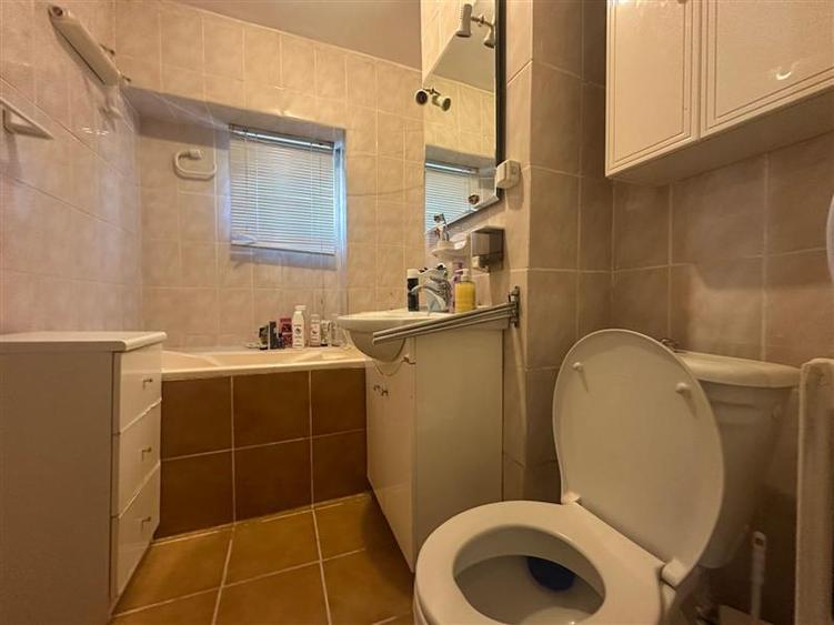 Apartament cu 4 camere decomandat, mobilat în Păcurari