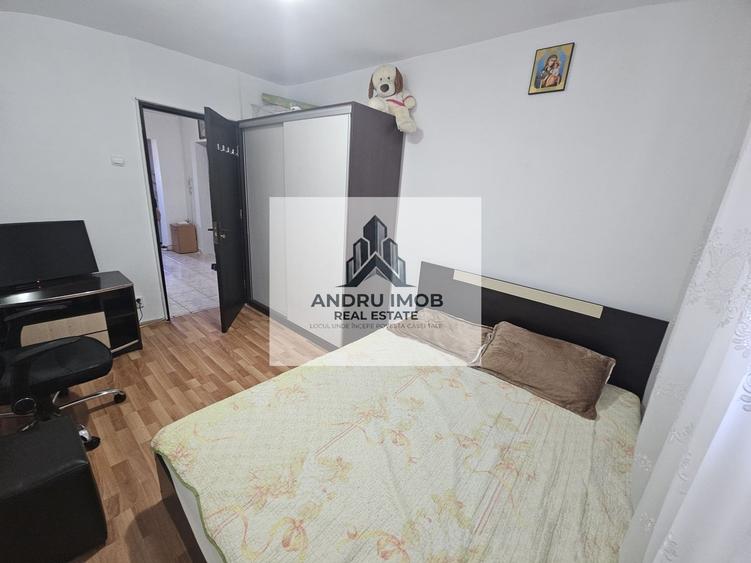 Apartament cu 3 camere decomandat în Dristor