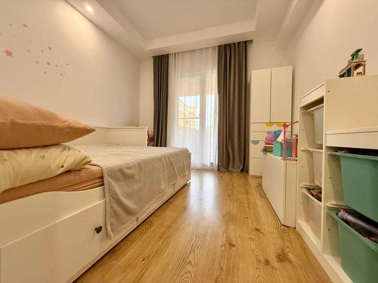 Apartament cu 3 camere semidecomandat în Ștefăneștii de Jos