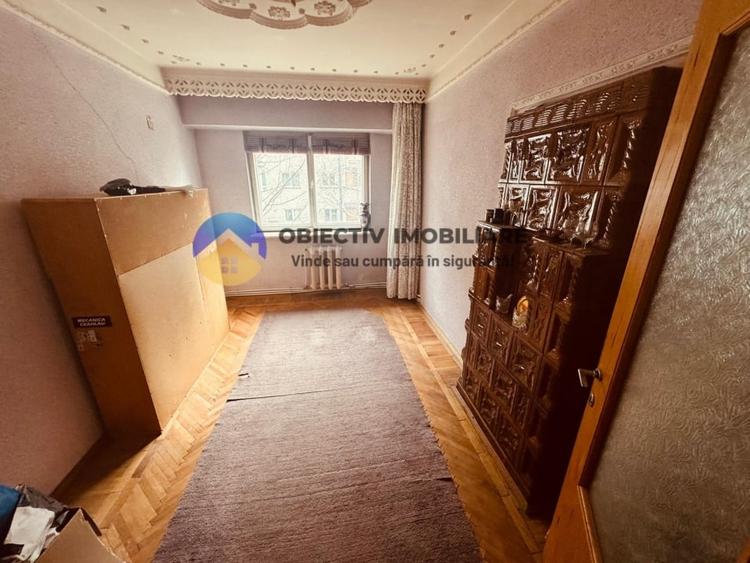 Apartament cu 4 camere decomandat în Mărăței
