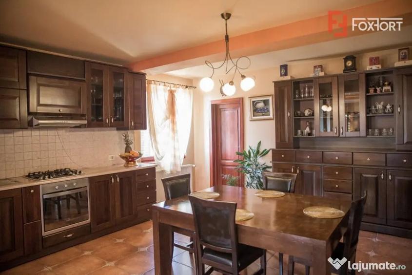 Casă cu 6 camere cu Teren 5880 Mp în Giarmata