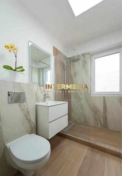 Apartament cu 3 camere decomandat, mobilat în Cetate