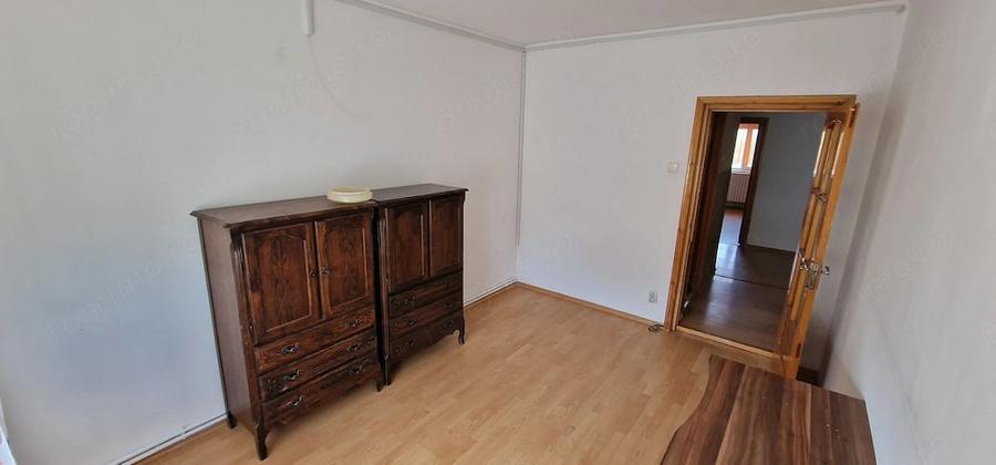 Apartament 4 camere, 2bai , 102 mp zona BCR - 3