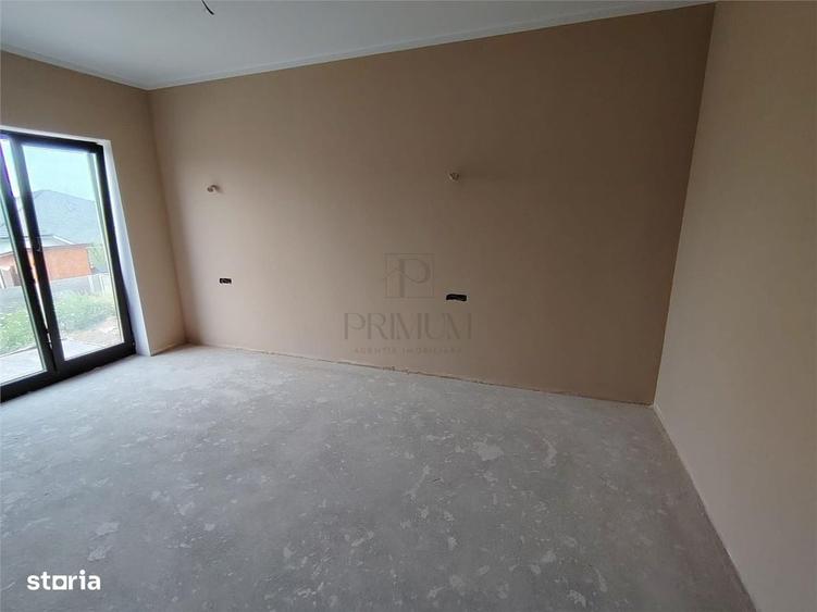 Casă cu 4 camere în Central