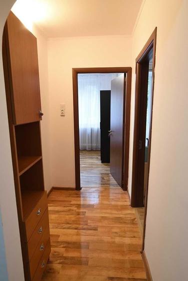 Apartament cu 3 camere decomandat, mobilat în Dristor