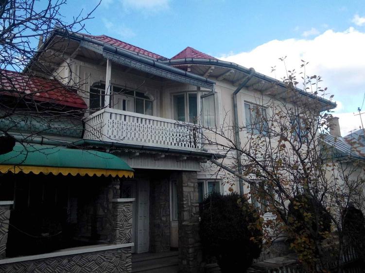 Casă individuală cu 4 camere cu Teren 720 Mp în Vânători-Neamț