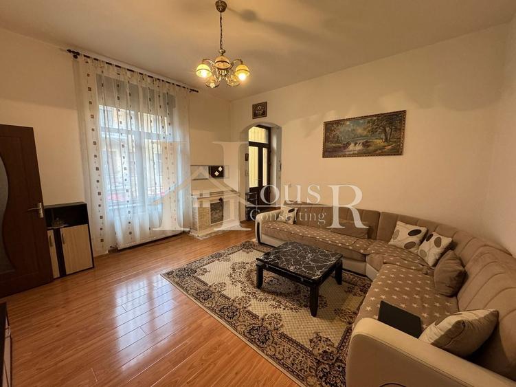 Apartament cu 3 camere semidecomandat, mobilat în Central