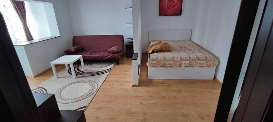 Garsonieră decomandată în Steaua