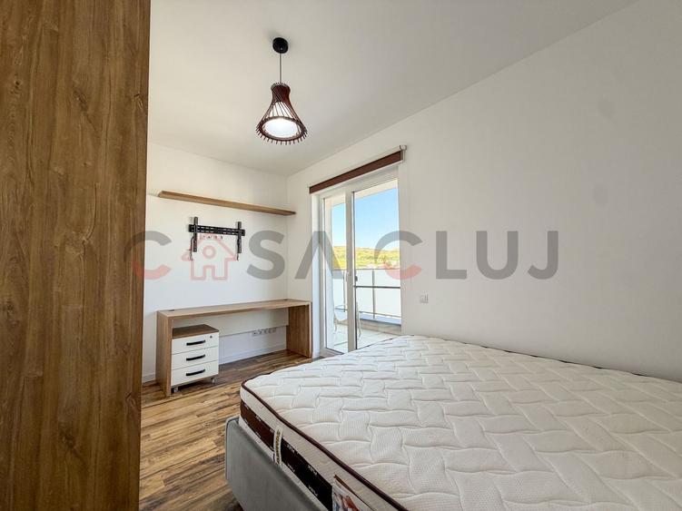 Apartament cu 3 camere semidecomandat, mobilat în Borhanci