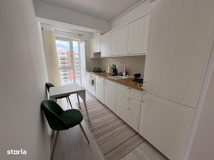 Apartament cu 3 camere semidecomandat în Vest