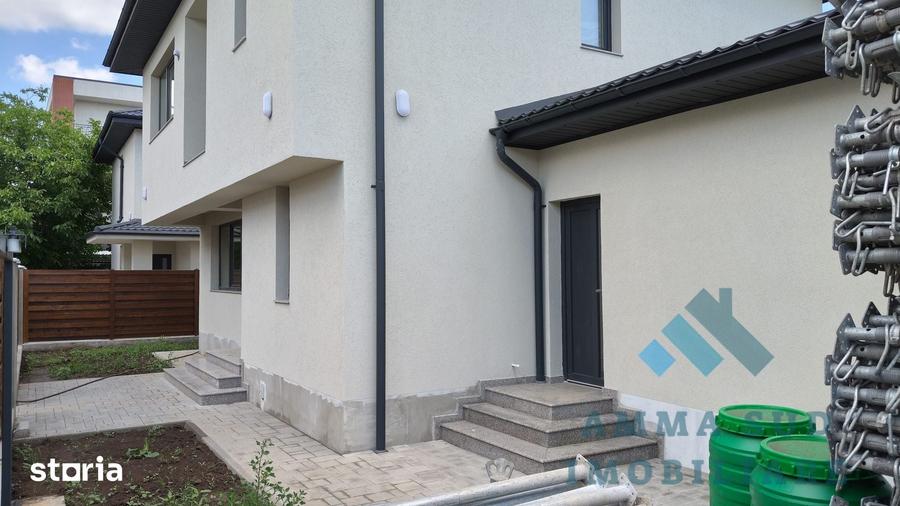 Casă cu 5 camere cu Teren 344 Mp în Central