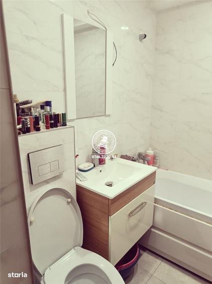 Apartament 3 camere de vanzare, model decomandat - Podul de Piatra - 1