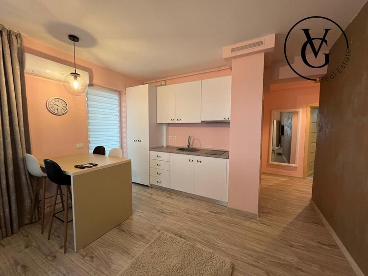 Apartament cu 2 camere semidecomandat, mobilat în Central