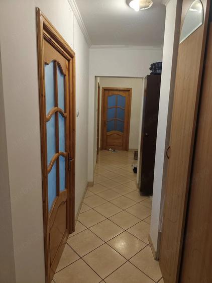 Apartament cu 3 camere decomandat în Gorjului