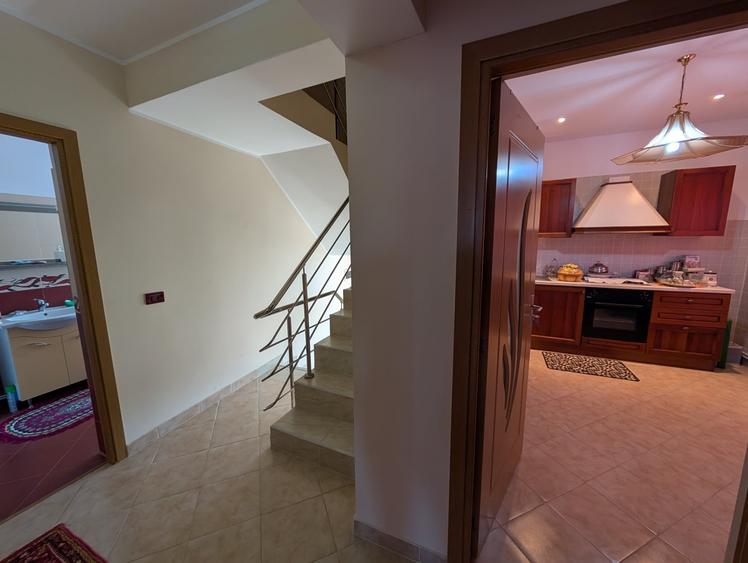 Duplex cu 5 camere cu Canalizare în Lilieci