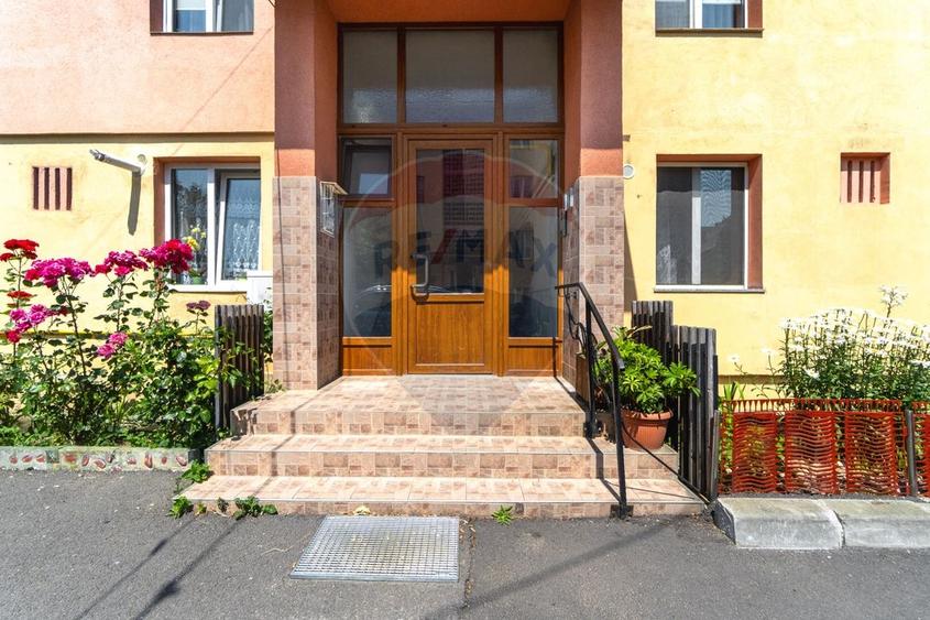 Apartament cu 2 camere semidecomandat în Central
