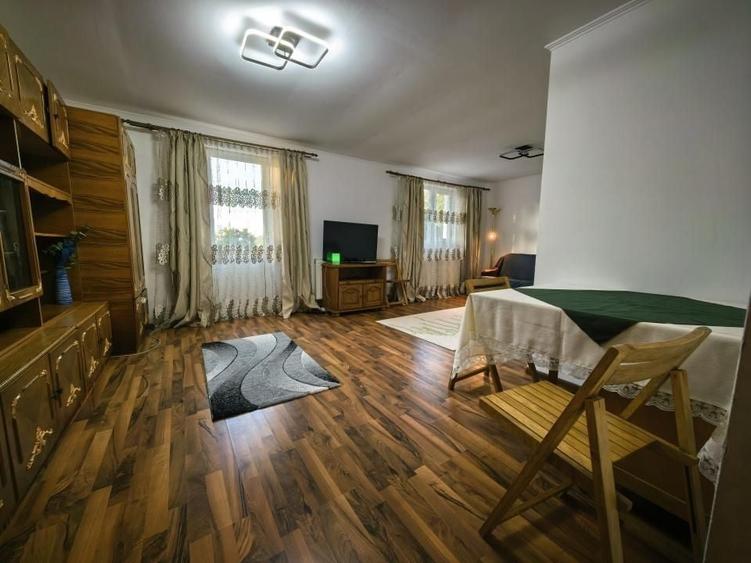 Casă individuală cu 6 camere cu Canalizare în Hilița