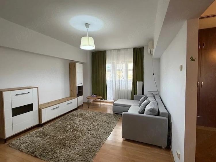 Apartament cu 2 camere semidecomandat, mobilat în Central