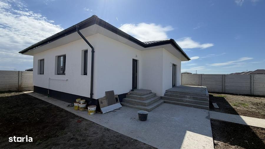 Casă cu 4 camere cu Teren 350 Mp în Clinceni