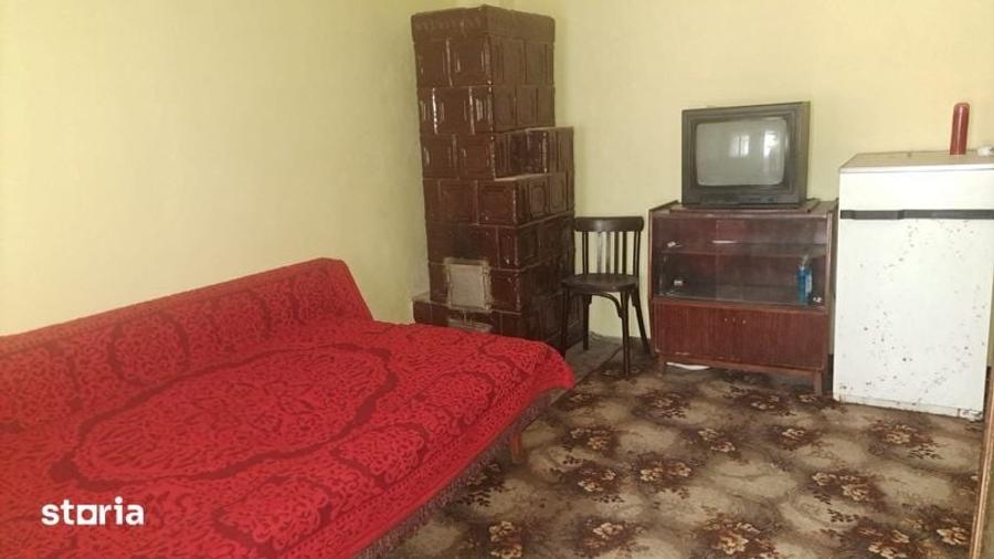 Casă cu 4 camere cu Teren 400 Mp în Central