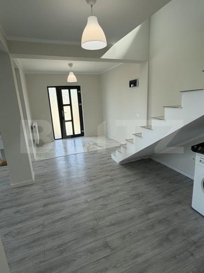 Casă individuală cu 4 camere cu Teren 425 Mp în Tomești