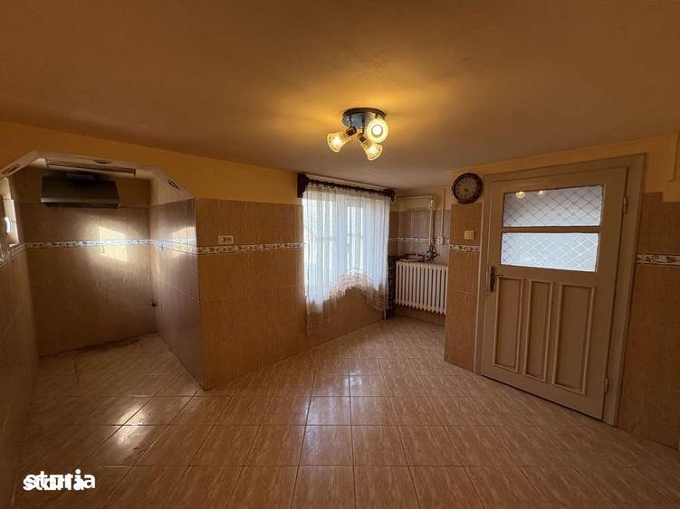 Casă cu 4 camere cu Teren 1065 Mp în Bujac