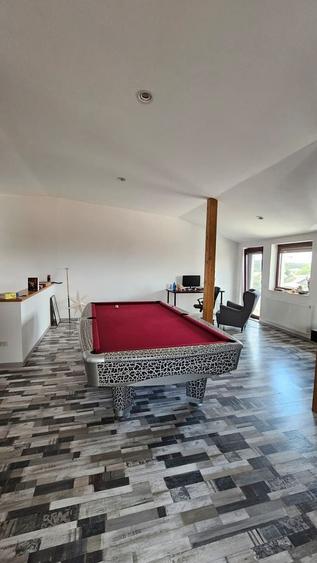 Duplex cu 15 camere cu Piscina în Brănești