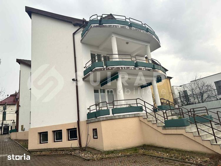 Casă cu 10 camere cu Teren 700 Mp în Central