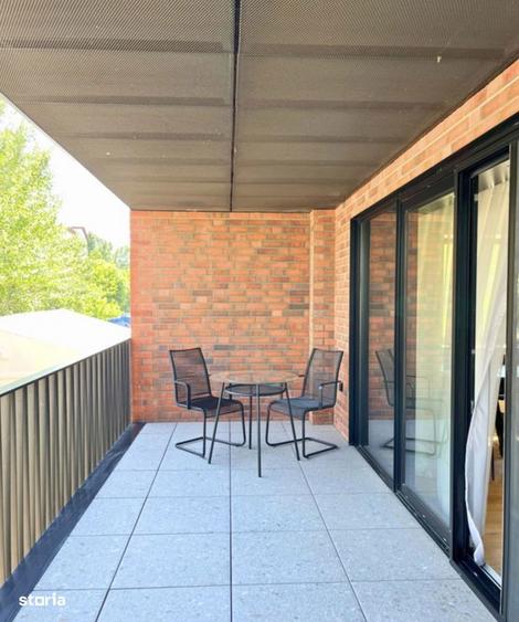 Apartament cu 3 camere, mobilat în Tei