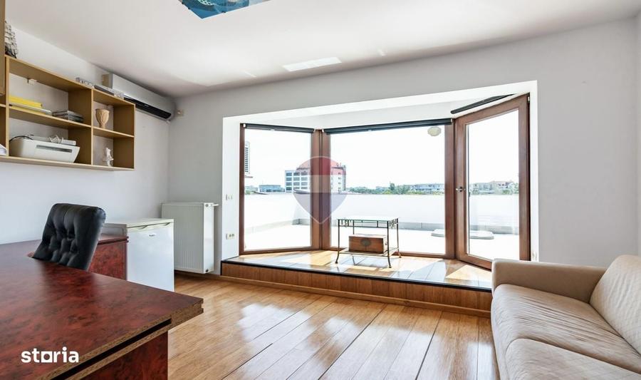 Apartament cu 4 camere în Unirii