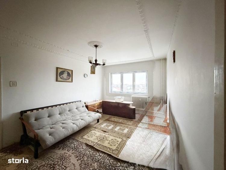 Apartament cu 3 camere decomandat, mobilat în Soarelui