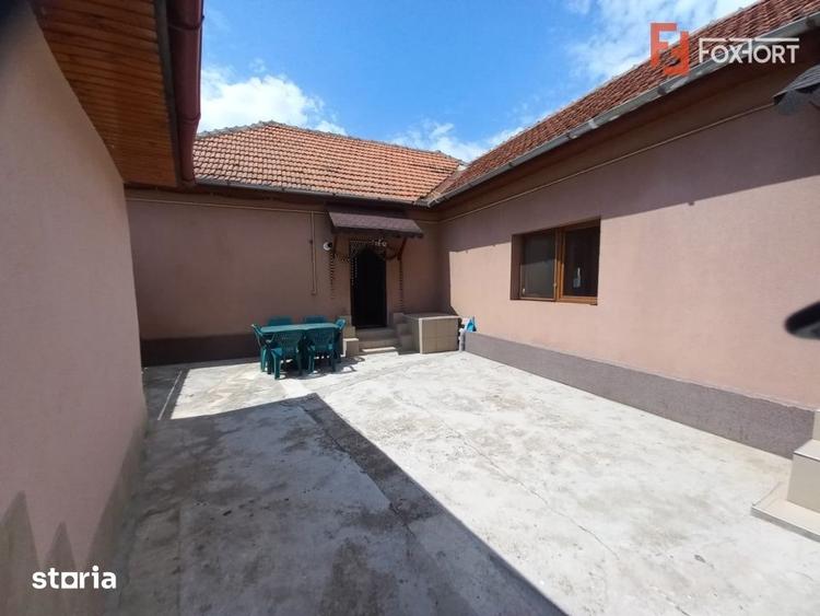 Casă cu 4 camere cu Canalizare în Crișan