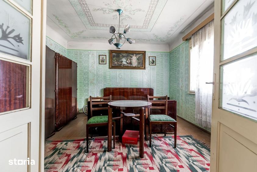 Casă cu 4 camere cu Teren 1018 Mp în Bujac