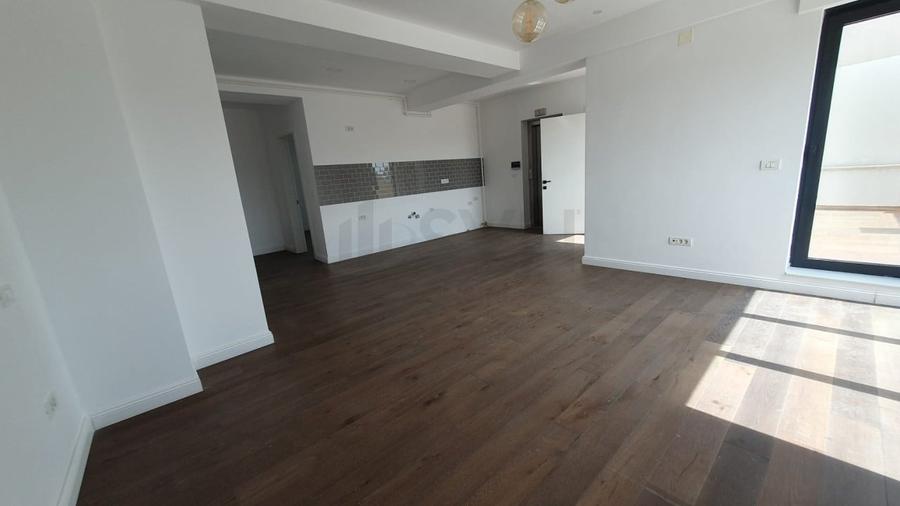 Apartament cu 2 camere decomandat în Polonă