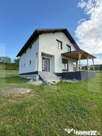 Casă cu 5 camere cu Teren 1050 Mp în Cătămărești