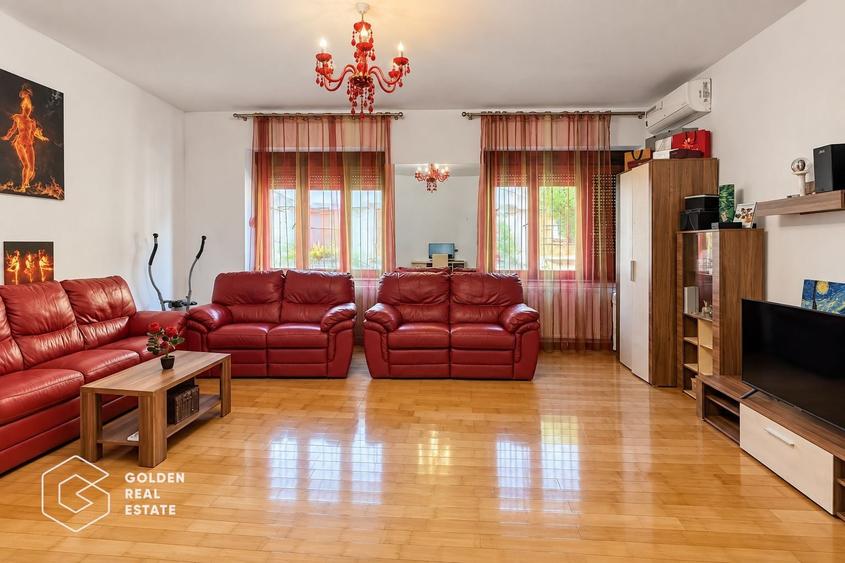 Casă individuală cu 6 camere cu Canalizare în Ultracentral