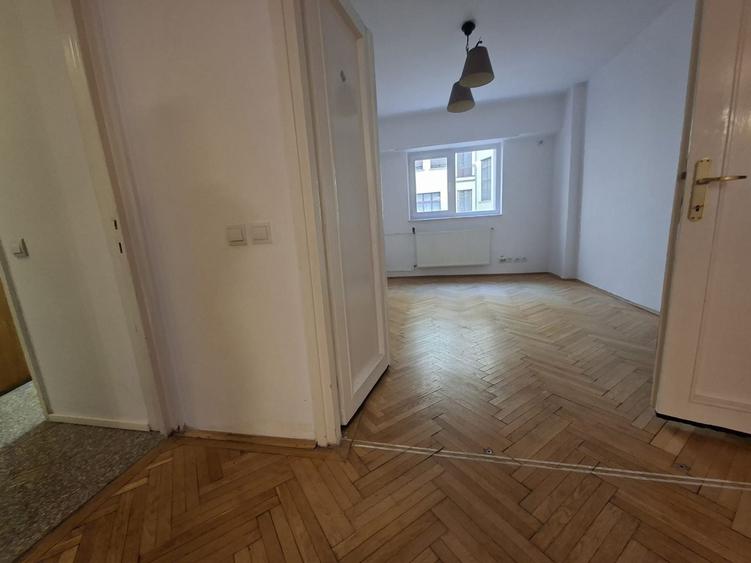 Apartament cu 3 camere în Universitate