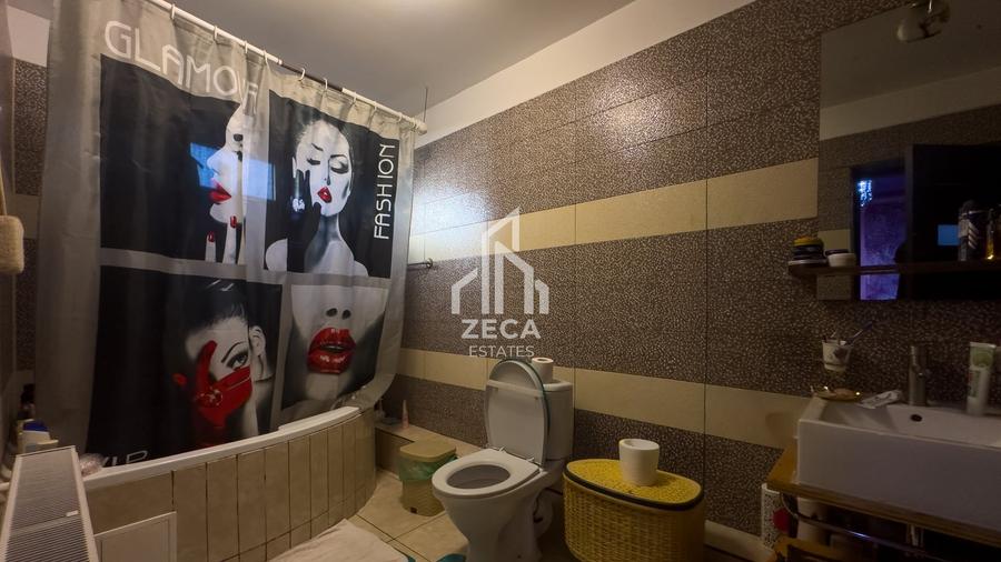 Casă individuală cu 9 camere cu Canalizare în Afumați
