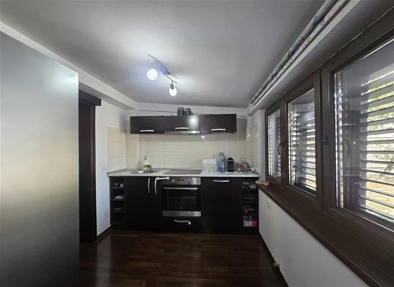 Apartament cu 3 camere decomandat, mobilat în Nord