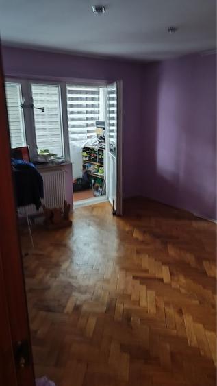 Apartament cu 2 camere decomandat în Petros