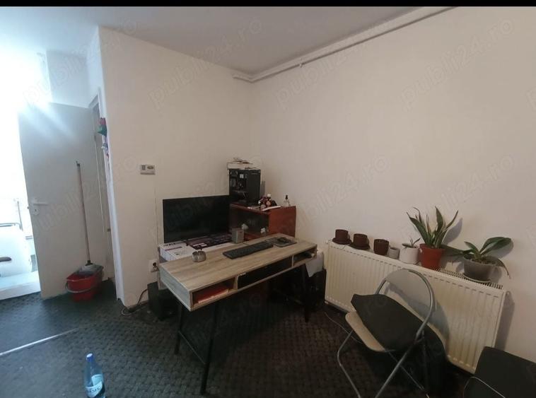 Garsonieră decomandată în Central