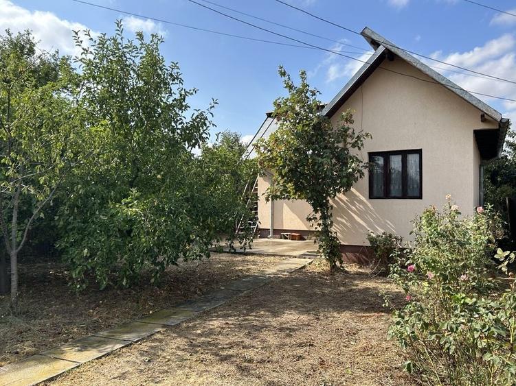 Casă cu 3 camere în Ștefan cel Mare