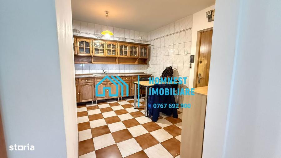 Apartament cu 3 camere decomandat în Giurgiului